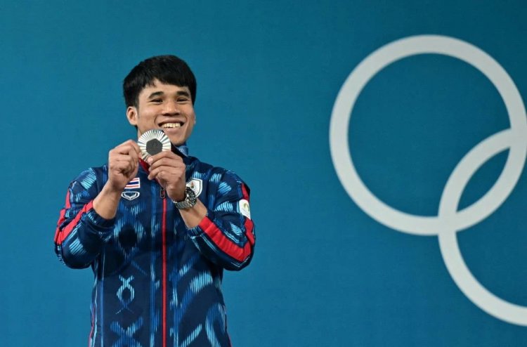 หนุ่มศรีสะเกษมาเหนือเมฆ "ฟาง ธีรพงศ์"ยกเหล็กไทย ฮีโร่เหรียญเงินโอลิมปิก
