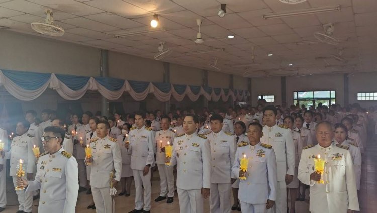 พสกนิกรทุกหมู่เหล่าน้อมถวายพระพรชัยมงคลเฉลิมพระชนมพรรษา