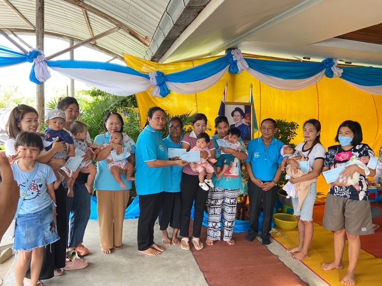 ศูนย์เรียนรู้กองทุนแม่ของแผ่นดินบ้านเดื่อจัดกิจกรรมวันแม่แห่งชาติ
