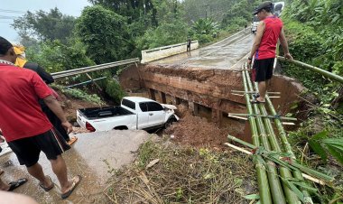 ฝนถล่มอ.อุ้มผางน้ำป่าซัดคอสะพานขาดกระบะวิ่งผ่านตกลงใต้สะพานบาดเจ็บสาหัส