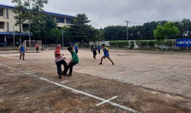 ผวาคุก!ผอ-ครู โรงเรียนอำนาจเจริญไม่กล้าแตะต้องสนามฟุตซอลหวั่นมีความผิด