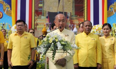 องคมนตรีประธานเปิดงานแข่งขันเรือยาวชิงถ้วยพระราชทาน ณ ลำน้ำน่านหน้าวัดท่าหลวง พระอารามหลวง จังหวัดพิจิตร