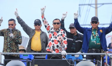 "ลุงชาญ"ลงพื้นที่หนองเสือ อ้อนขอคะแนน เลือกตนเองอีกครั้ง