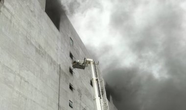 ระทึก!ไฟไหม้โรงงานนายทุนจีน จนท.ควบคุมได้แล้ว 100%