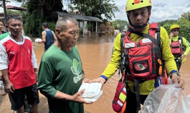 กู้ภัยสัตหีบลำเลียงอาหาร น้ำดื่ม บรรเทาทุกข์ผู้ประสบภัยน้ำท่วมเชียงราย