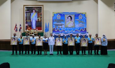 นราธิวาสจัดพิธีมอบเงินพระราชทานขวัญถุงกองทุนแม่ของแผ่นดิน แก่หมู่บ้านต้นกล้ากองทุนแม่ของแผ่นดิน