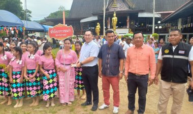 "นายกเคี้ยง-ผู้ใหญ่หมี-สท.นุ้ยส์" ร่วมงานสืบสานประเพณี "ตานก๋วยสลาก" ต.พะวอ อ.แม่สอด จ.ตาก