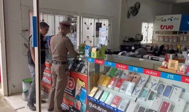 โจรแสบย่องงัดหน้าต่างร้านโทรศัพท์ใช้ไม้เขี่ยในตู้มือถือฉก 3 เครื่องหนีลอยนวล