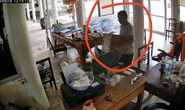 โจรใจบาปย่องยกตู้บริจาคกุฏเจ้าอาวาสขณะยกตู้สดุดล้มหัวทิ่ม รอบ 2 เข้ามายกตู้ไปได้