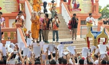 คลื่นศรัทธทั่วสารทิศแห่นำโฉนดที่ดินให้ "หลวงพ่อสง่า"เบิกเนตรพระแม่ธรณีหวังขายได้