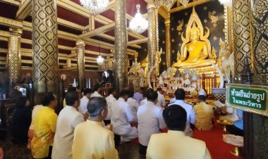 ชาวเมืองสองแควร่วมทอดผ้าป่าหัวเรือถวายผ้าห่มพระพุทธชินราชสืบทอดประเพณีท้องถิ่นกว่า 120 ปี