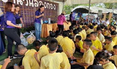 นักเรียนจากโรงเรียนทุกพื้นที่นราธิวาสทยอยเข้าชมนิทรรศภายในงานของดีเมืองนราอย่างคึกคัก