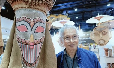 เรื่องเล่าหน้ากากผีตาโขน “คุณลุงอภิชาต” ครูช่างศิลปหัตถกรรม ปี 2556