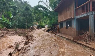 ฝนเททั้งคืนน้ำป่าถล่ม "เวียงป่าเป้า"ท่วมฉับพลัน ดินสไลด์ตัดขาดหมู่บ้าน