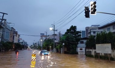 "แม่น้ำปิง"เชียงใหม่วิกฤตล้นทะลักเข้าท่วมบ้านประชาชน-ถนนช้างคลานแล้ว