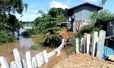 ชาวบ้านนอนผวาตลิ่งแม่น้ำน่านทรุดหนักใกล้ถึงตัวบ้าน