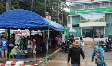 กลุ่มเปราะบางอำนาจเจริญฝ่ายสายฝนถอดเงินหมื่น-พ่อเมืองห่วงใยปชช.กางเต็นท์อำนวยความสะดวก