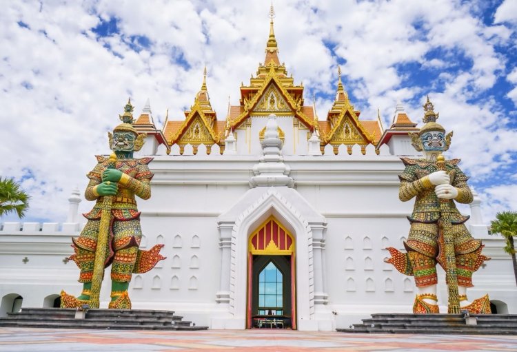 กระแสปาฎิหารย์ท้าวเวสสุวรรณ ที่เลเจนด์ สยาม กระหึ่มโซเชียล คนแห่แชร์คลิปสาวนักจัดสวน แรงศรัทธาทาให้หายป่วยอัศจรรย์