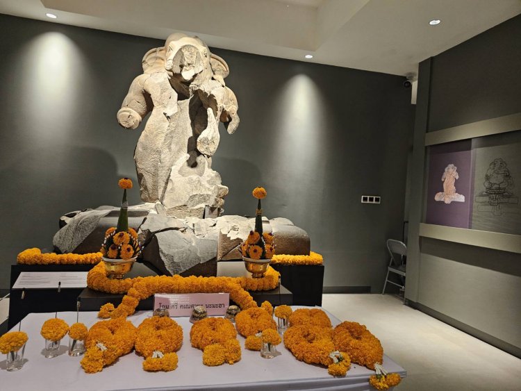 คลื่นสายมูแห่ฉลองการประสูติของพระพิฆเนศ งาน "Night At The Museum ปราจีนบุรี"