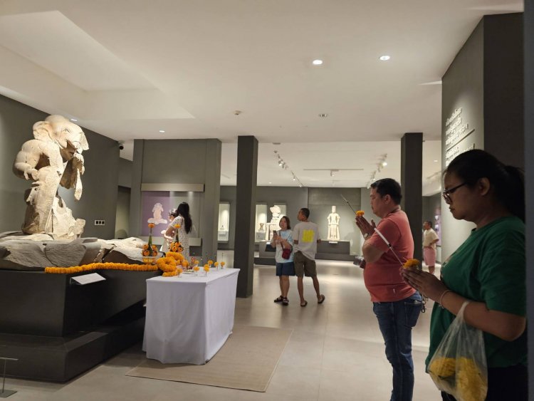 สายมูแห่กราบไหว้ขอพร โชคลาภ-ความรัก พระพิฆเนศ ที่พิพิธภัณฑสถานฯปราจีนบุรี