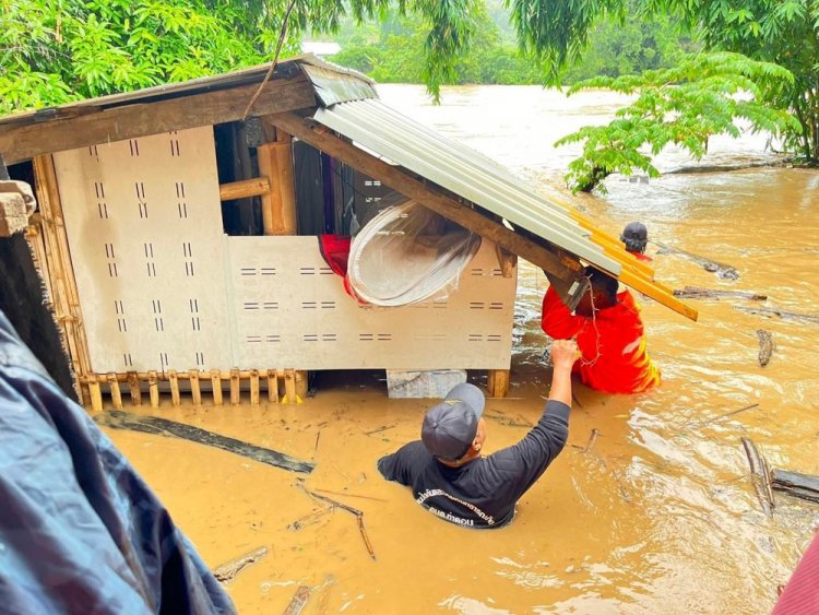 แม่อายสะอื้น! ฝนถล่ม น้ำท่วม-ดินสไลด์ดับ 6 สูญหาย 4 เดือดร้อนอื้อ