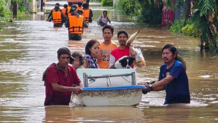 แม่สอดวิกฤติ "แม่น้ำเมย" ล้นตลิ่ง สูงกว่า 2 ม.ชายแดน ไทย-เมียนมา จมบาดาล