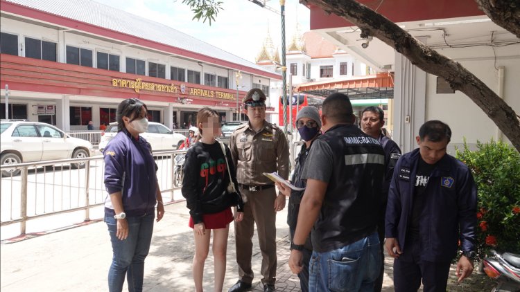 ตำรวจบุกรวบ "พลอย" ดาวติ๊กต็อก ยกเค้าแฟนหนุ่ม อ้างถูกบังคับเป็นเมียน้อย "บอส" แก๊งคอลเซ็นเตอร์