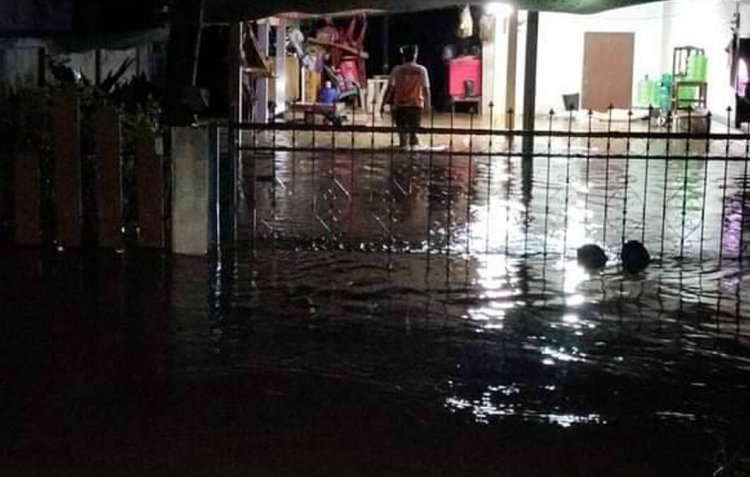ฝนถล่มน้ำป่าไหลหลากท่วมอำเภอนาด้วงเมืองเลยฉับพลันรอบที่4
