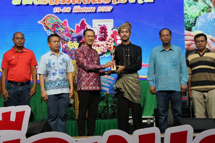 ทีมซือนีบูดายอ คว้ารางวัลชนะเลิศประกวดศิลปวัฒนธรรม ดิเกร์ฮูลู