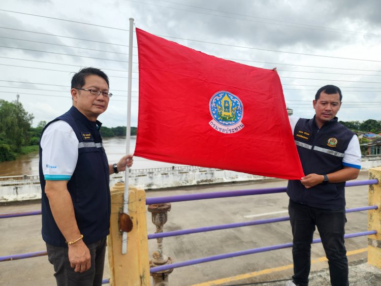 ชลประทานพิจิตรปักธงแดงประกาศเตือนระดับน้ำในแม่น้ำน่านจ่อถึงจุดวิกฤตแล้ว