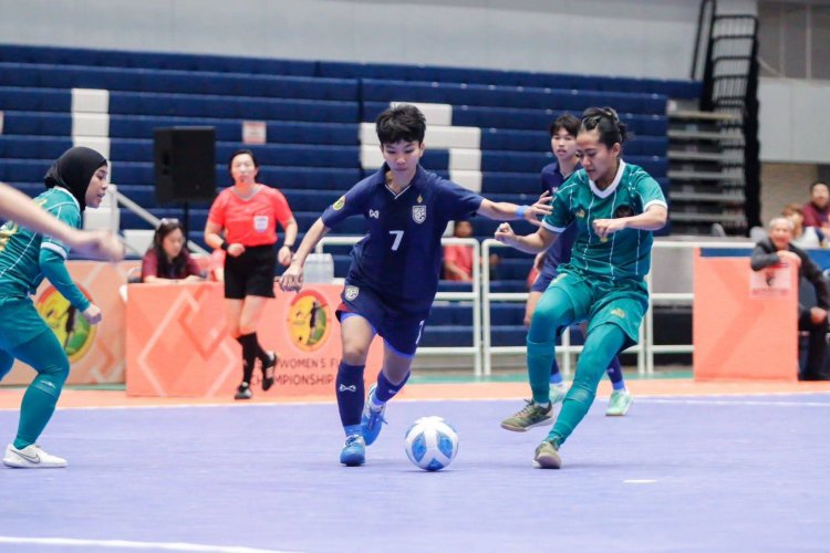 แข้งฟุตซอลสาวไทยโชว์ฟอร์มแกร่งไล่ถลุงอินโดนีเซีย 7-1