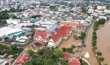 เชียงใหม่วิกฤติหนัก!แม่น้ำปิงซัดแนวกั้นพังทะลักท่วมย่านเศรษฐกิจ