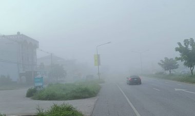 ลมหนาวมาเยือนเมืองเลย นักท่องเที่ยวขึ้น “ภูบ่อบิด” ชมทะเลห