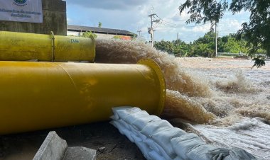 กรมชลฯ ระดมเครื่องสูบน้ำเร่งระบายน้ำท่วมเมืองลำพูน ลงสู่แม่น้ำปิง