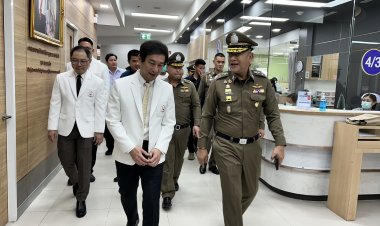 บิ๊กต่าย รรท.ผบ.ตร. เดินทางเยี่ยม อาการเด็ก 2 คนเหยื่อบัสมรณะ