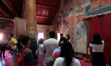 เมืองน่าน ช่วงวันหยุดสุดคึกคัก นักท่องเที่ยวแห่ไหว้ขอพรสิ่งศักดิ์สิทธิ์ ชมธรรมชาติ