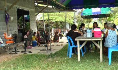 ญาติเฝ้ารอศพแรงงานในอิสราเอลกลับบ้านเกิดด้วยความโศกเศร้า