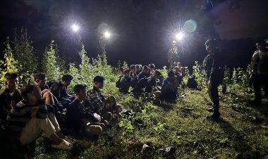 ทหารราชมนู จับกุม 18 แรงงานต่างด้าวลักลอบเข้าเมืองที่ชายแดน อ.พบพระ