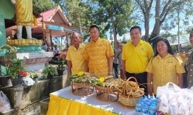 พ่อเมืองชลบุรีนำพุทธศาสนิกร่วมตักบาตรเทโวโรหณะ วัดพระพุทธบาทเขานางนม วันออกพรรษา