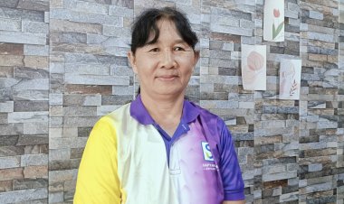 “สุวรรณ” เกษตรกรเมืองสุรินทร์คิดเป็นยามว่างหัน “ทอผ้าพื้นเมือง” ขายรายได้งาม