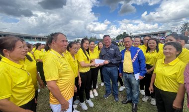 "ดร.หิมาลัย" ขึ้นเหนือพบชาวแม่สรวยรับฟังปัญหาพลังงานฟาร์มหมู