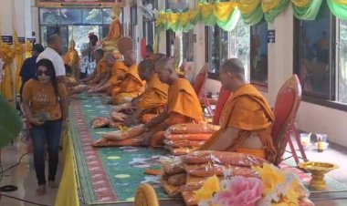 ญาติโยมปราจีนบุรี ขนหินเข้าวัดทอดกฐินสามัคคีแจกข้าวหลาม500กระบอก