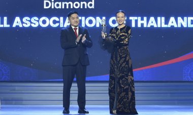 ครั้งแรกในรอบ 30 ปี! มาดามแป้ง รับรางวัล สมาคมกีฬาฟุตบอล ยอดเยี่ยมแห่งปี AFC Annual Awards ที่เกาหลีใต้