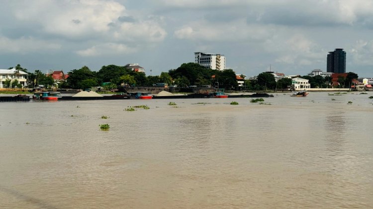 แจ้งเตือน "ชาวนนทบุรี" ริมเจ้าพระยา ให้เร่งยกของขึ้นที่สูง-ทำแนวคันกั้นน้ำ