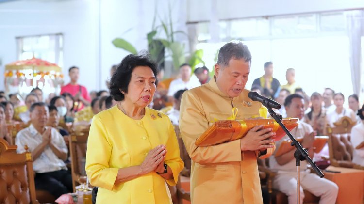 สมเด็จพระมหาวีรวงศ์ ปลัดเก่ง ผู้มีจิตศรัทธา ร่วมทอดกฐินสามัคคีวัดบางหลวงหัวป่าปทุมธานี ยอดรวม 8,350,506 บาท