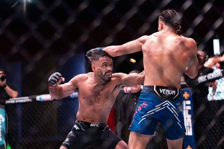 เฮอร์นาเดซ ไล่ปล้ำถล่มศอก เปเรย์รา จอดยก 5 ศึก UFC FIGHT NIGHT