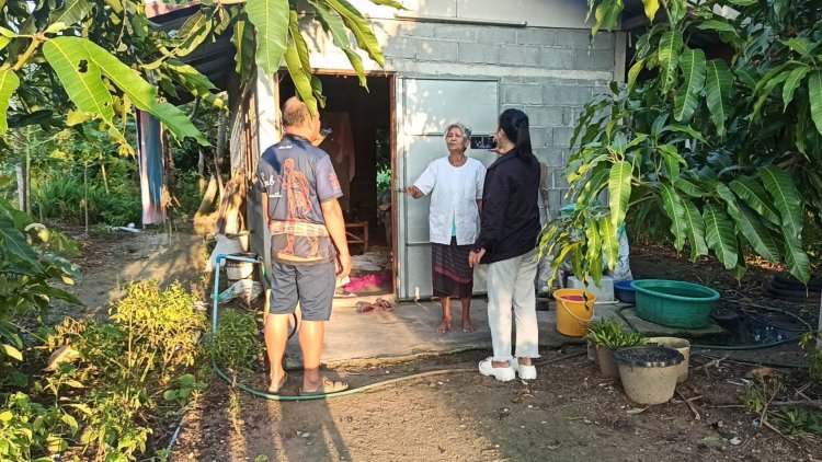 ยายอยู่บ้านเพียงลำพังผวาหนุ่มใหญ่เมานั่งเคาะประตูบ้าน