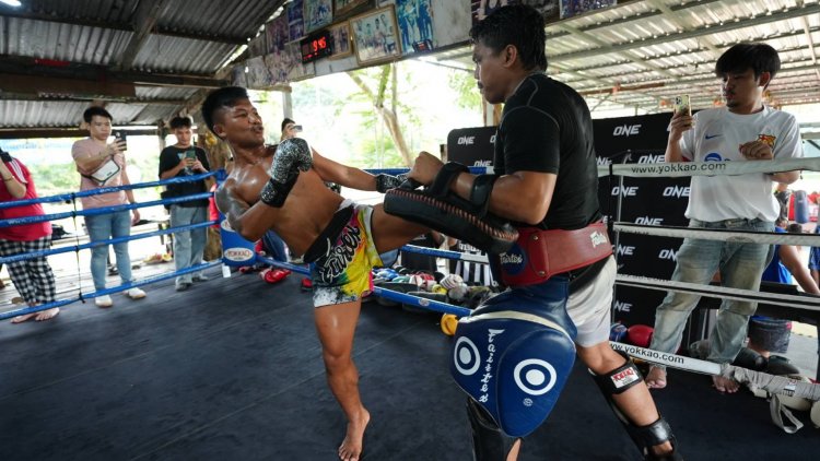 เข็มขัดต้องอยู่ที่เดิม “รถถัง” โชว์ฟิตล่าสุด พร้อมย้ำชัย “จาค็อบ” ศึก ONE 169