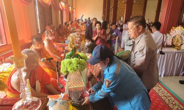 วัดมหาวงษ์ จัดงานทอดกฐินสามัคคีมีประชาชนเข้าร่วมงานจนแน่นวัด