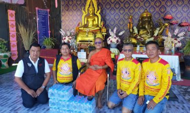 “ครูบากิ่ง”ทำบุญโลงศพ-บริจาคเงินหมื่นสมทบสมาคมกู้ภัยนครแม่สอดทอดผ้าป่า